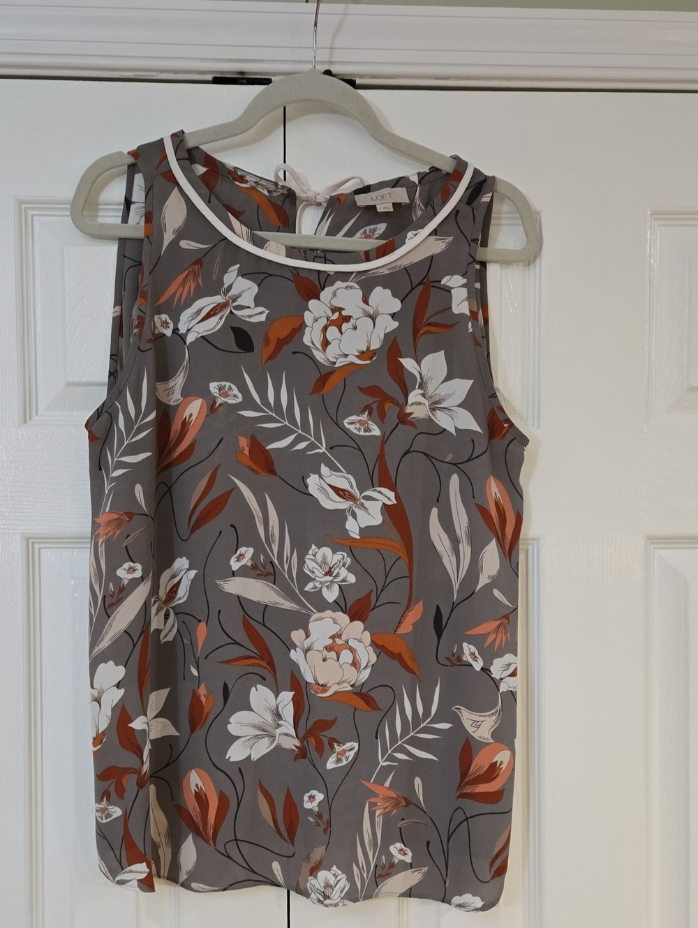 Talbots Sleeveless Floral Tank Top in Gray with Rust & White Flowers